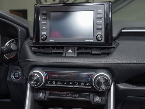 Used 2020 Toyota RAV4 XLE image 12