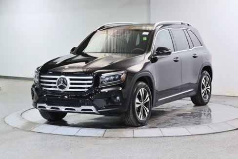 Used 2025 Mercedes-Benz GLB 250 4MATIC image 12