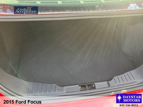 Used 2015 Ford Focus SE w/ SE Ecoboost Package image 12