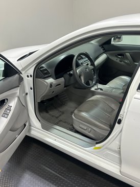 Used 2010 Toyota Camry image 8