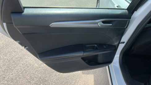 Used 2020 Ford Fusion SE image 22