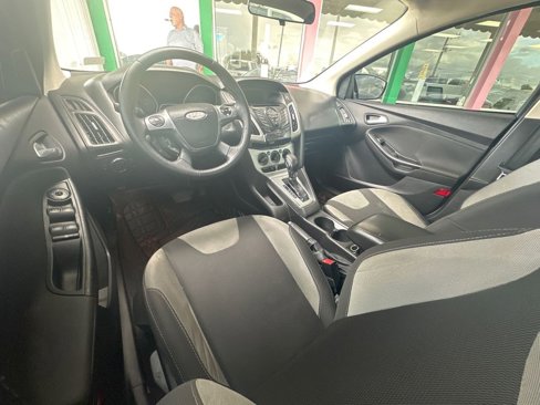 Used 2014 Ford Focus SE w/ SE Sport Package image 15
