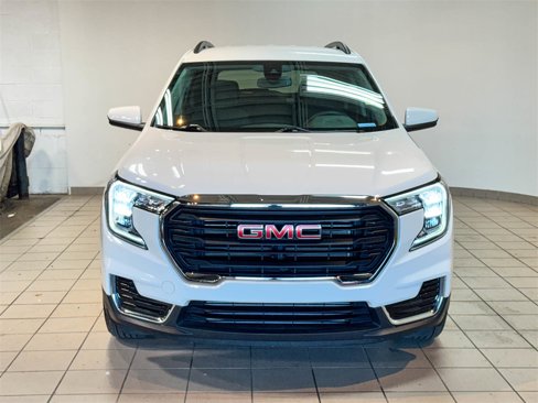 Certified 2022 GMC Terrain SLE w/ Driver Convenience Package image 12