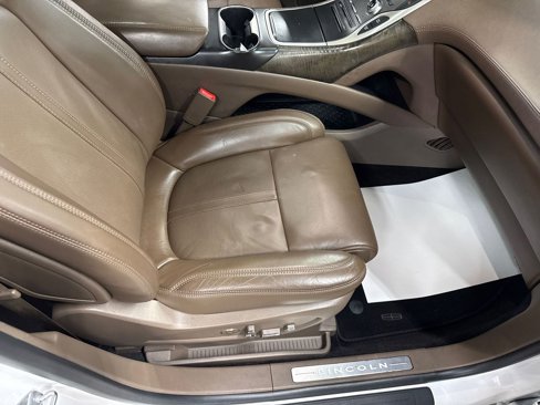 Used 2017 Lincoln MKX Reserve w/ Driver Assistance Package image 47