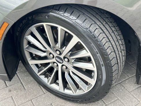 Used 2020 Lincoln MKZ w/ Convenience Package image 33