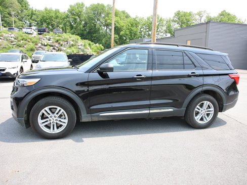 Certified 2022 Ford Explorer XLT w/ Equipment Group 202A image 8