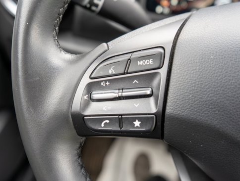 Used 2023 Hyundai Kona Limited image 21