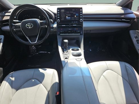 Used 2019 Toyota Avalon XLE image 12