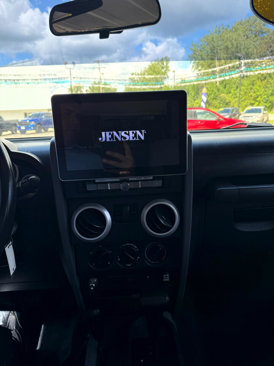 Used 2010 Jeep Wrangler Sahara image 15