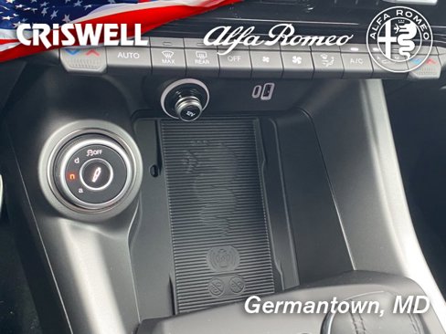 New 2024 Alfa Romeo Tonale Veloce w/ Active Assist Package image 28