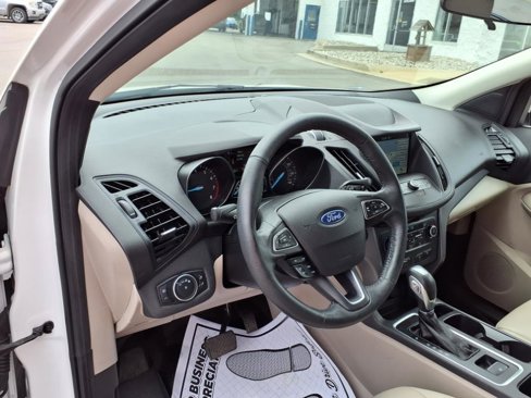 Used 2019 Ford Escape SEL image 12