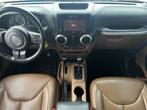 Used 2015 Jeep Wrangler Unlimited Sahara w/ Connectivity Group image 11