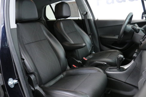Used 2022 Chevrolet Trax LT w/ LT Convenience Package image 28