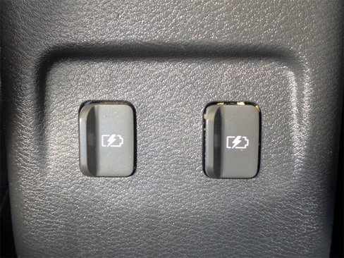 Used 2024 Nissan Kicks SV image 14