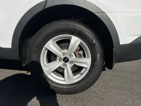 Used 2022 Kia Sorento LX image 9