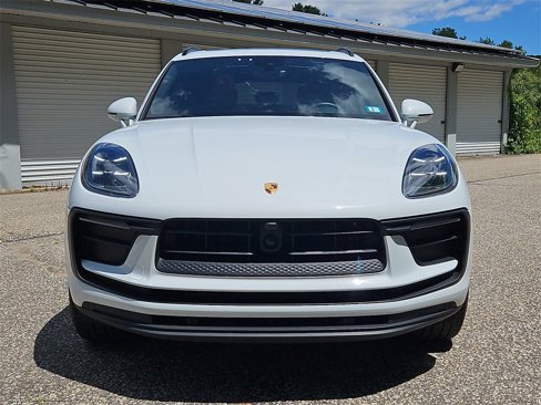 Used 2025 Porsche Macan image 10