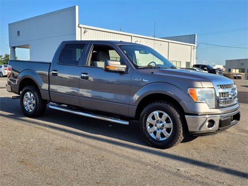 Used 2013 Ford F150 XLT w/ XLT Chrome Pkg image 2