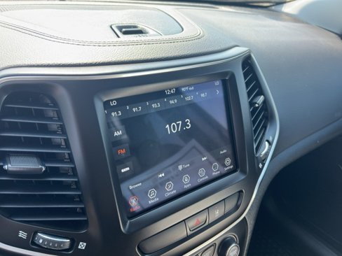 Used 2022 Jeep Cherokee Latitude Lux w/ Sun & Sound Group image 11