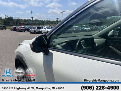 Used 2022 Nissan Rogue SV image 5