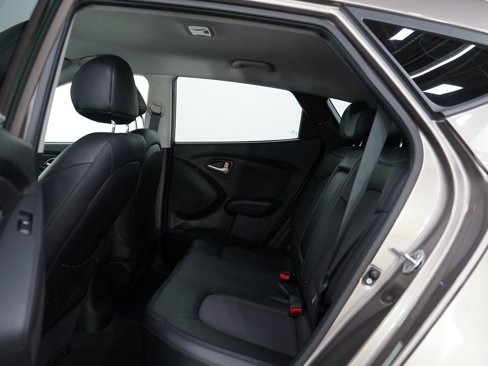 Used 2013 Hyundai Tucson GLS image 16