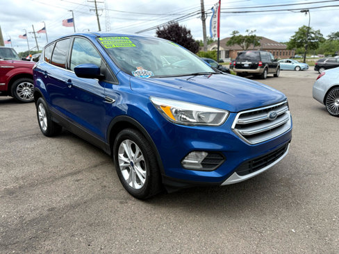 Used 2017 Ford Escape SE image 3
