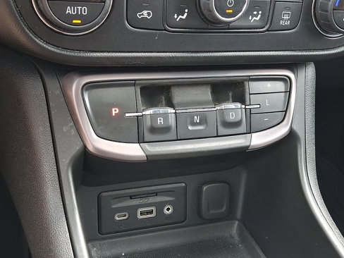 Used 2022 GMC Terrain AT4 w/ Infotainment Package II image 21