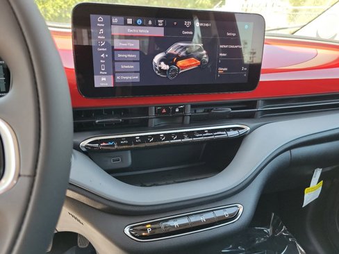 New 2024 FIAT 500 e (RED) image 9