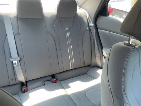 Used 2023 Hyundai Elantra SEL image 29