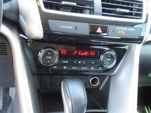 Used 2020 Mitsubishi Eclipse Cross SE image 22