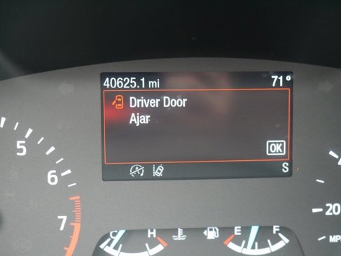 Used 2022 Ford Escape SE w/ SE Sport Appearance Package image 18