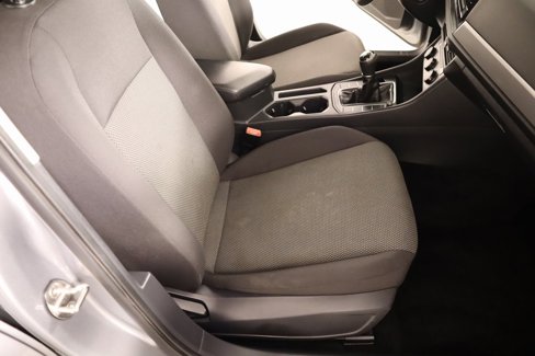 Used 2020 Volkswagen Jetta image 12