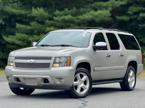 Used 2007 Chevrolet Suburban LTZ w/ LTZ Preferred Equipment Group image 1