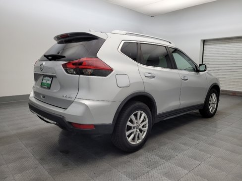 Used 2018 Nissan Rogue SV image 9