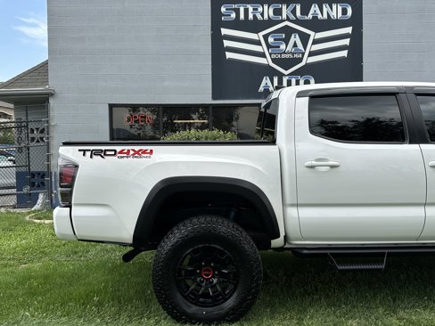 Used 2022 Toyota Tacoma TRD Off-Road image 6