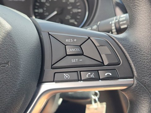 Used 2018 Nissan Rogue Sport S image 27