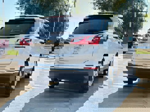 Used 2020 Chevrolet Equinox LT image 38