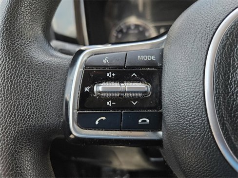 Used 2022 Kia Sorento LX image 28