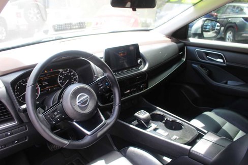 Used 2021 Nissan Rogue SV w/ Premium Package image 16