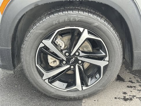 Used 2023 Chevrolet TrailBlazer RS w/ Sun and Liftgate Package image 41