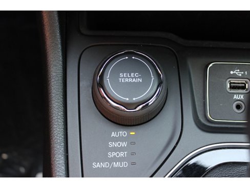 Used 2023 Jeep Cherokee Altitude Lux image 12