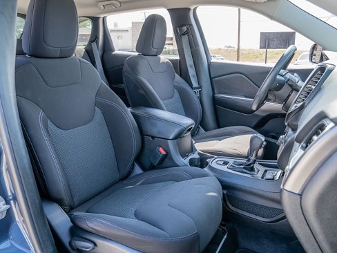 Used 2019 Jeep Cherokee Latitude w/ Popular Appearance Group image 22