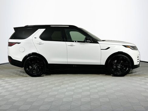 Certified 2025 Land Rover Discovery Dynamic SE image 4