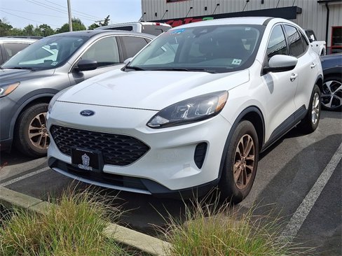 Used 2021 Ford Escape SE image 3