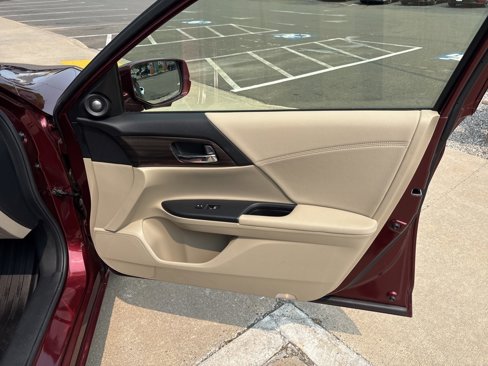 Used 2017 Honda Accord EX-L image 8