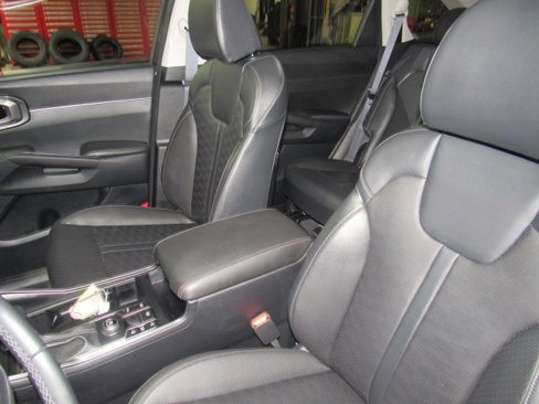 Used 2024 Kia Sorento EX w/ Panoramic Sunroof Package image 21