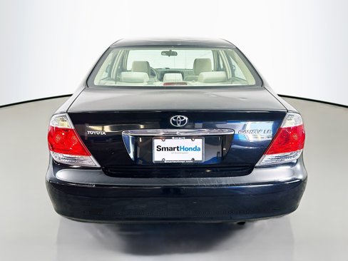 Used 2006 Toyota Camry LE image 6
