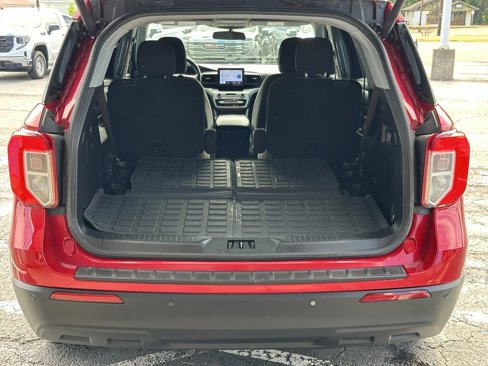Used 2022 Ford Explorer XLT image 8