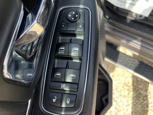 Used 2016 RAM 1500 Laramie w/ Convenience Group image 27