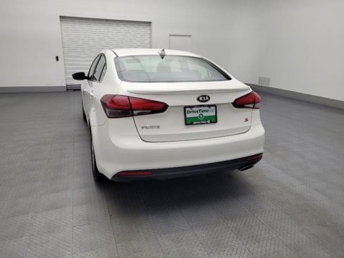 Used 2017 Kia Forte S w/ S Technology Package image 6