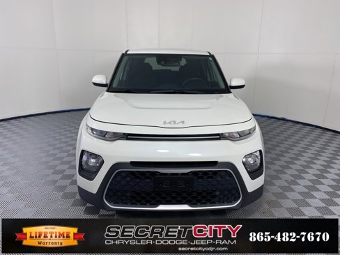 Used 2022 Kia Soul LX w/ Technology Package image 2